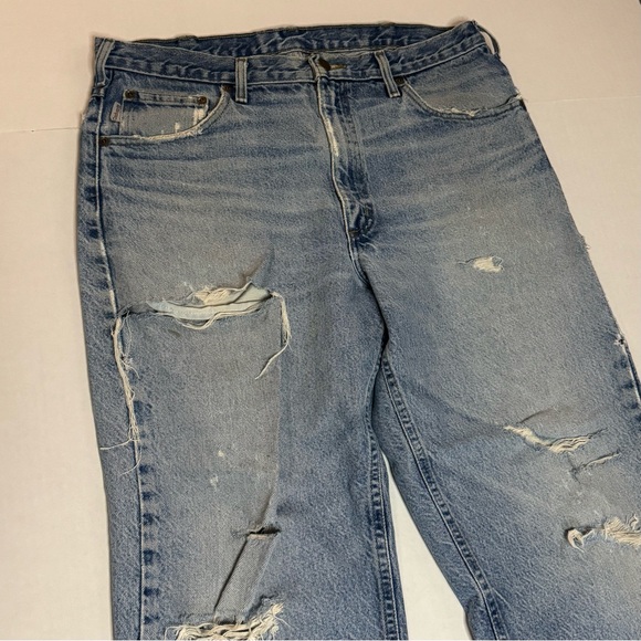 CARHARTT MEN’S SLIM FIT TAPERED LEGS LIGHT WASHED DISTRESSED JEANS - Picture 3 of 10